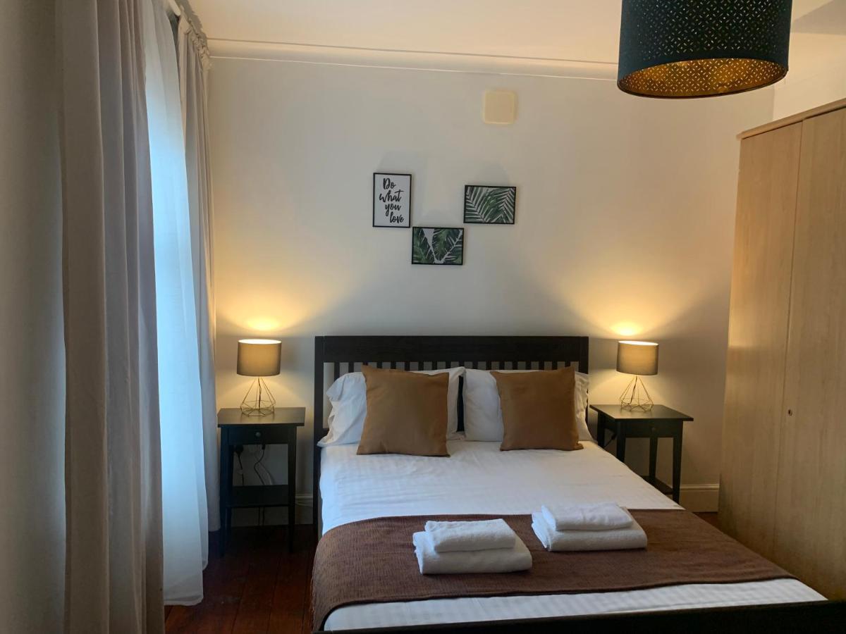 Unique 2 Bedroom Apartment In London/ Excel / Olympic City Close To Central Line Tube Station With Gated Parking Space Kültér fotó