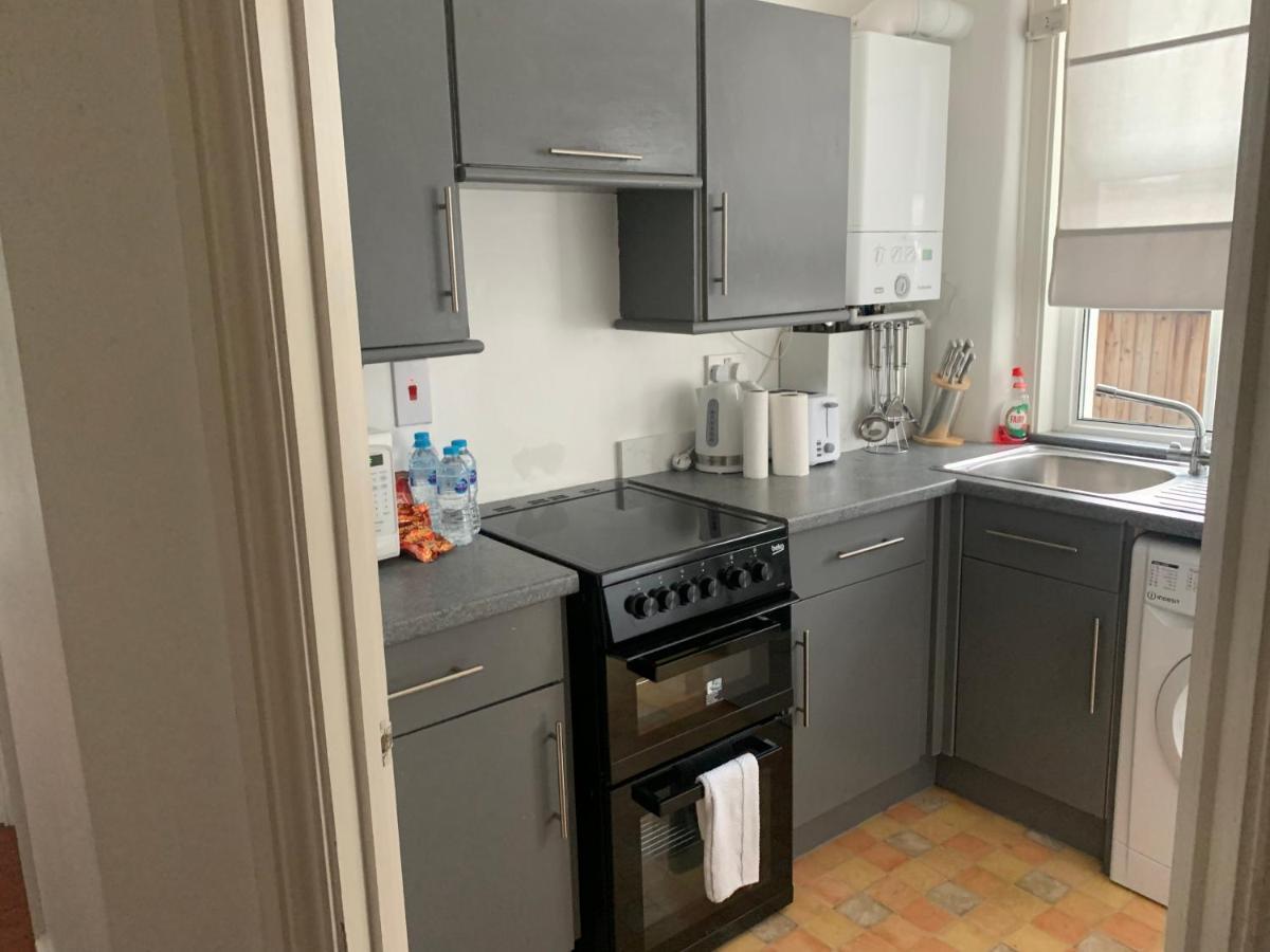 Unique 2 Bedroom Apartment In London/ Excel / Olympic City Close To Central Line Tube Station With Gated Parking Space Kültér fotó